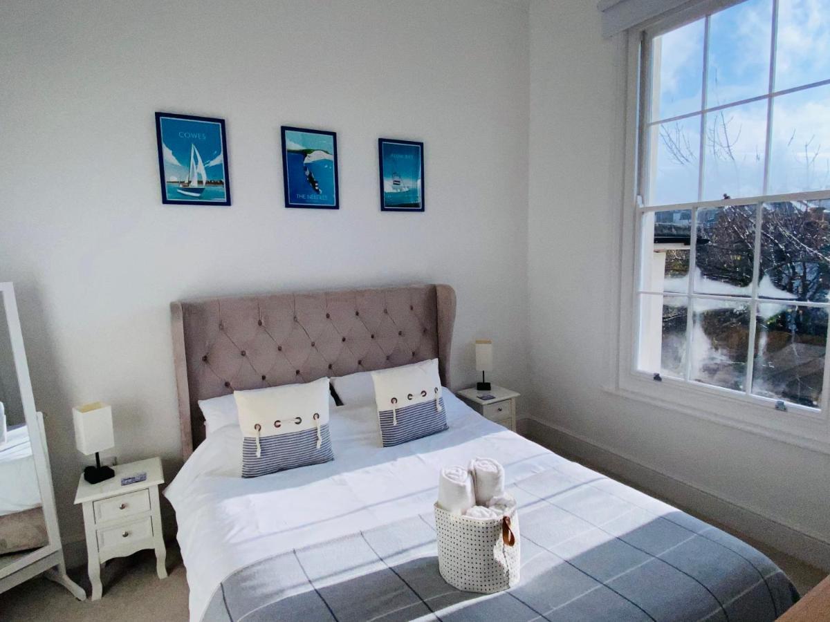 Wight On The Beach, Sleeps 4, Free Off Road Parking, Balcony With Sea Views ไรด์ ภายนอก รูปภาพ