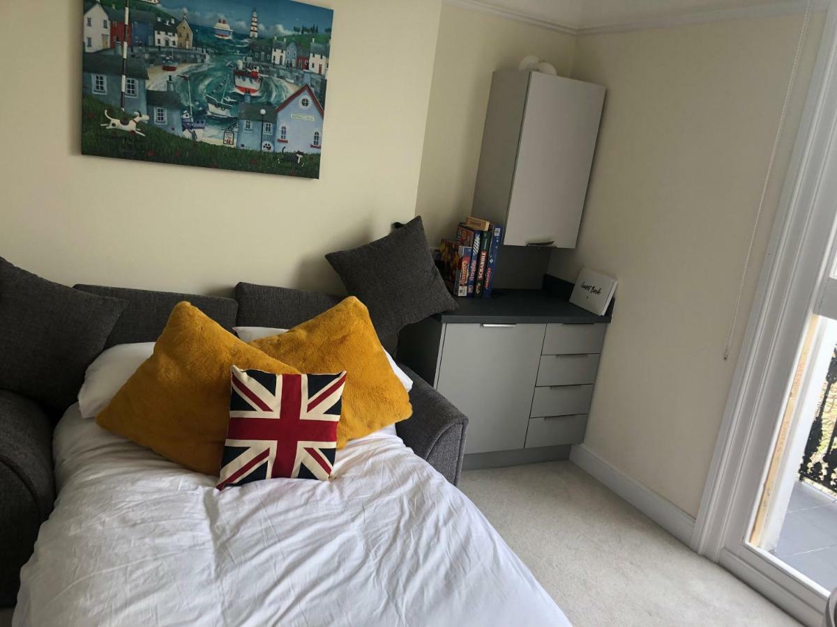 Wight On The Beach, Sleeps 4, Free Off Road Parking, Balcony With Sea Views ไรด์ ภายนอก รูปภาพ